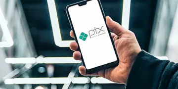 O pagamento de mensalidades via Pix movimenta R$ 690 milhões no ano de 2025