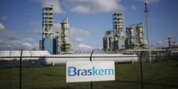 Citi rebaixa Braskem (BRKM5) para venda, considerando os riscos financeiros e a ausência de perspectiva de injeção de capital da Petrobras (PETR4)