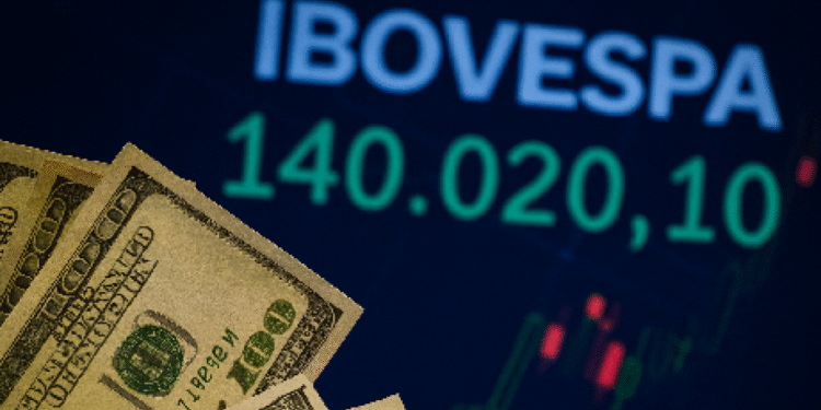 Um dia depois de atingir 190 mil pontos, o Ibovespa registra uma queda de 1%. O dólar encerra o dia com uma leve alta, permanecendo abaixo dos R$ 5,20