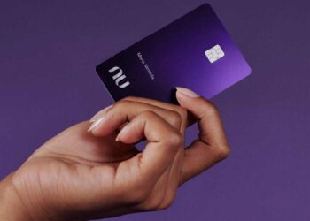 Nubank (ROXO34) aumenta lucro líquido em 50% no quarto trimestre, alcançando US$ 894,8 milhões