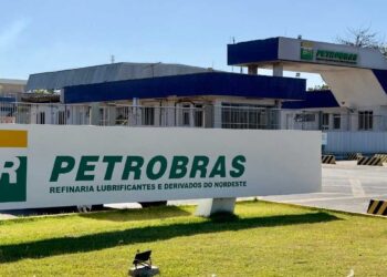 Petrobras (PETR4) tem um prazo de 20 dias para quitar a penalidade de R$ 2,5 milhões devido a vazamento