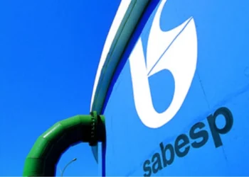 A Sabesp (SBSP3) planeja investir R$ 15,2 bilhões em 2025 e está considerando a possibilidade de expandir suas operações para outros estados