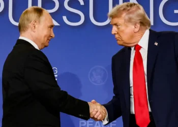 Putin discute com Trump propostas para pôr fim ao conflito no Irã durante telefonema