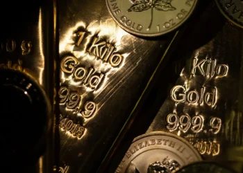 Ouro registra terceira queda e encerra o dia cotado a US$ 5.061 na Comex