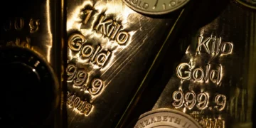 Ouro registra terceira queda e encerra o dia cotado a US$ 5.061 na Comex