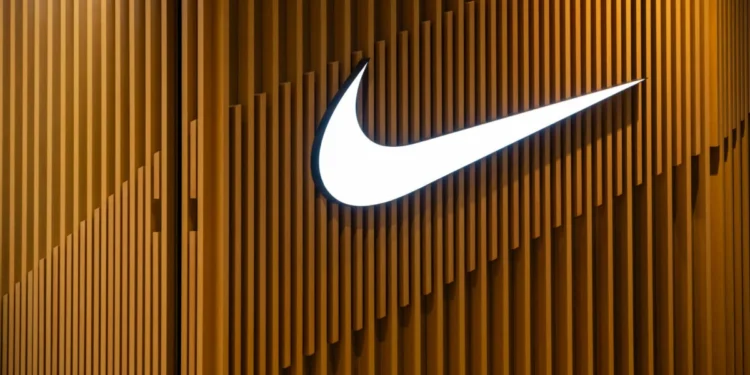Com ênfase maior em esportes, a Nike supera as previsões de vendas
