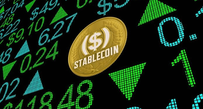 Jamie Dimon, CEO do JP Morgan, afirma que emissores de stablecoins que proporcionam juros devem ser considerados como instituições bancárias