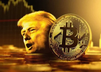 O Bitcoin foi a primeira criptomoeda a passar por uma venda considerável no início do conflito entre Estados Unidos e Irã. Duas semanas depois, está superando quase todos os outros ativos