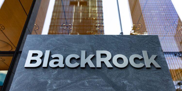 BlackRock e EQT concluem aquisição da AES por US$ 33,4 bilhões