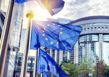 As bolsas europeias recuperaram parte das perdas e encerraram o dia com uma alta significativa, mantendo atenção no conflito no Irã