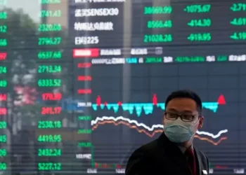 As bolsas asiáticas iniciam as negociações em queda, com o Nikkei registrando uma perda de 2%
