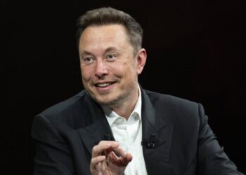 Tesla está em negociações para adquirir US$ 2,9 bilhões em equipamentos solares chineses