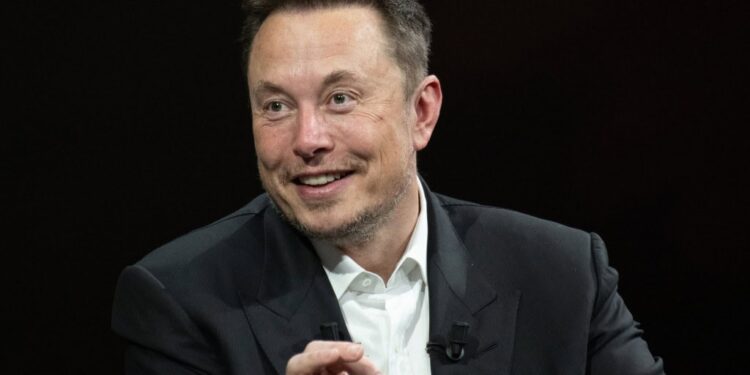 Tesla está em negociações para adquirir US$ 2,9 bilhões em equipamentos solares chineses