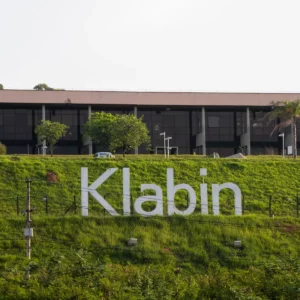 A Fitch atribuiu à Klabin (KLBN11) uma perspectiva elevada a positiva, devido à desalavancagem e à robusta geração de caixa
