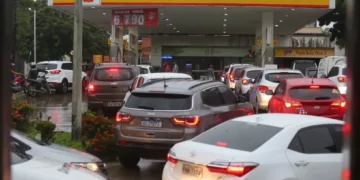 Com novo reajuste, o preço da gasolina comum em Fortaleza atinge R$ 6,99