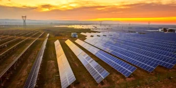 Com um investimento de R$ 705 milhões, um megaprojeto solar começa a funcionar em uma cidade do Ceará