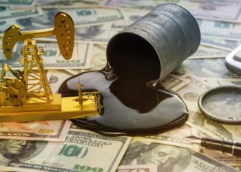 Com a nomeação de um novo líder no Irã, o petróleo dispara 15%, ultrapassando os US$ 106