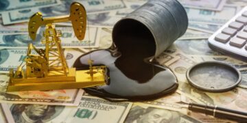 Com a nomeação de um novo líder no Irã, o petróleo dispara 15%, ultrapassando os US$ 106