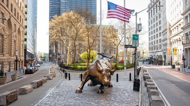 Wall Street encerra o dia em alta, com esperança de que o conflito no Oriente Médio chegue ao fim