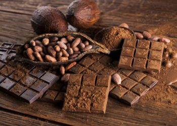 O almoço de Páscoa ficou mais acessível, porém a redução nos preços esconde uma ‘pegadinha’ e evidencia a inflação onde mais impacta o consumidor