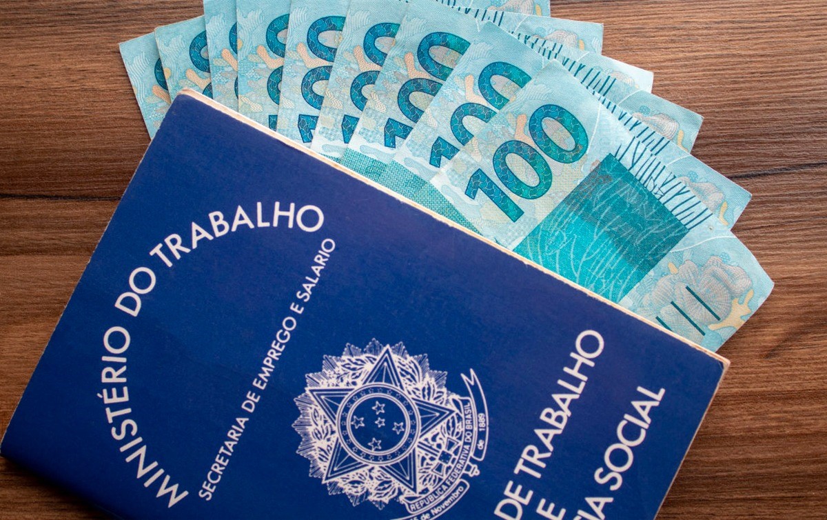 O novo salário mínimo pode atingir R$ 1.717; veja quando isso ocorrerá