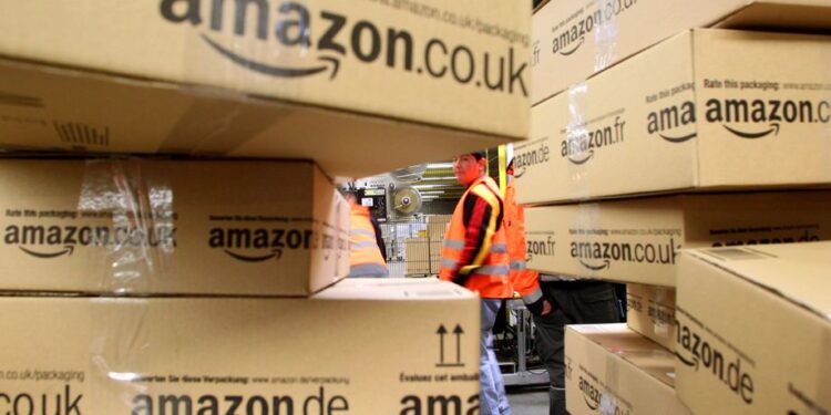 De acordo com uma reportagem do Financial Times, a Amazon está considerando um acordo de US$ 9 bilhões para comprar a Globalstar e competir com a Starlink da SpaceX