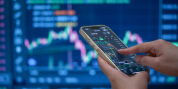 De acordo com o Safra, há 10 ações para investir em abril e superar o Ibovespa