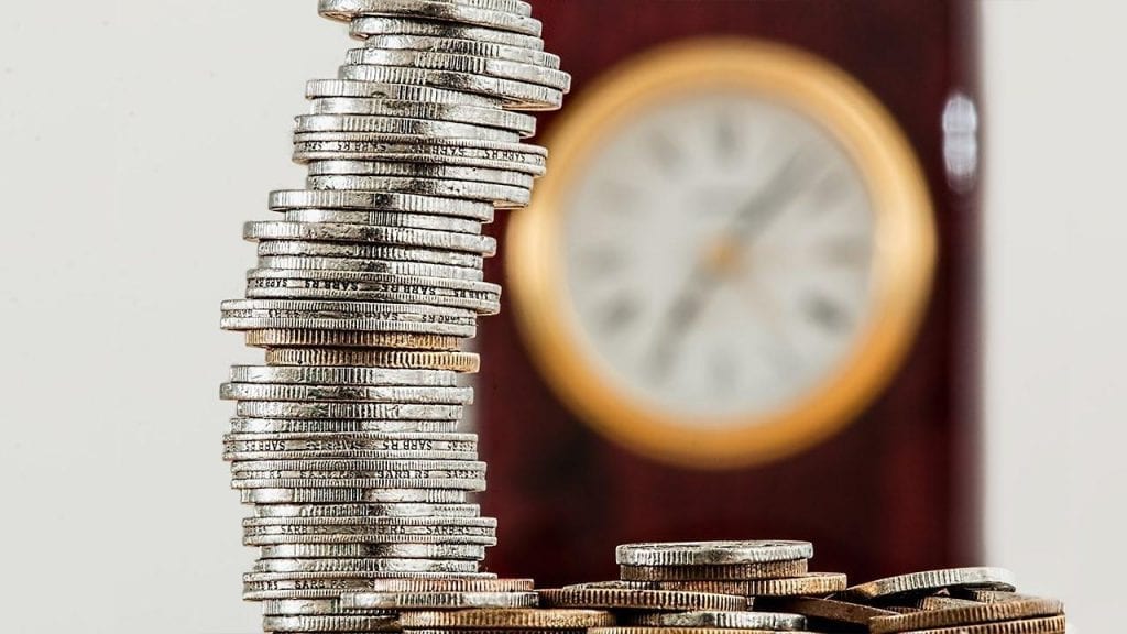 Com a diminuição das tensões geopolíticas, os juros futuros caem drasticamente e encerram o dia em 13%