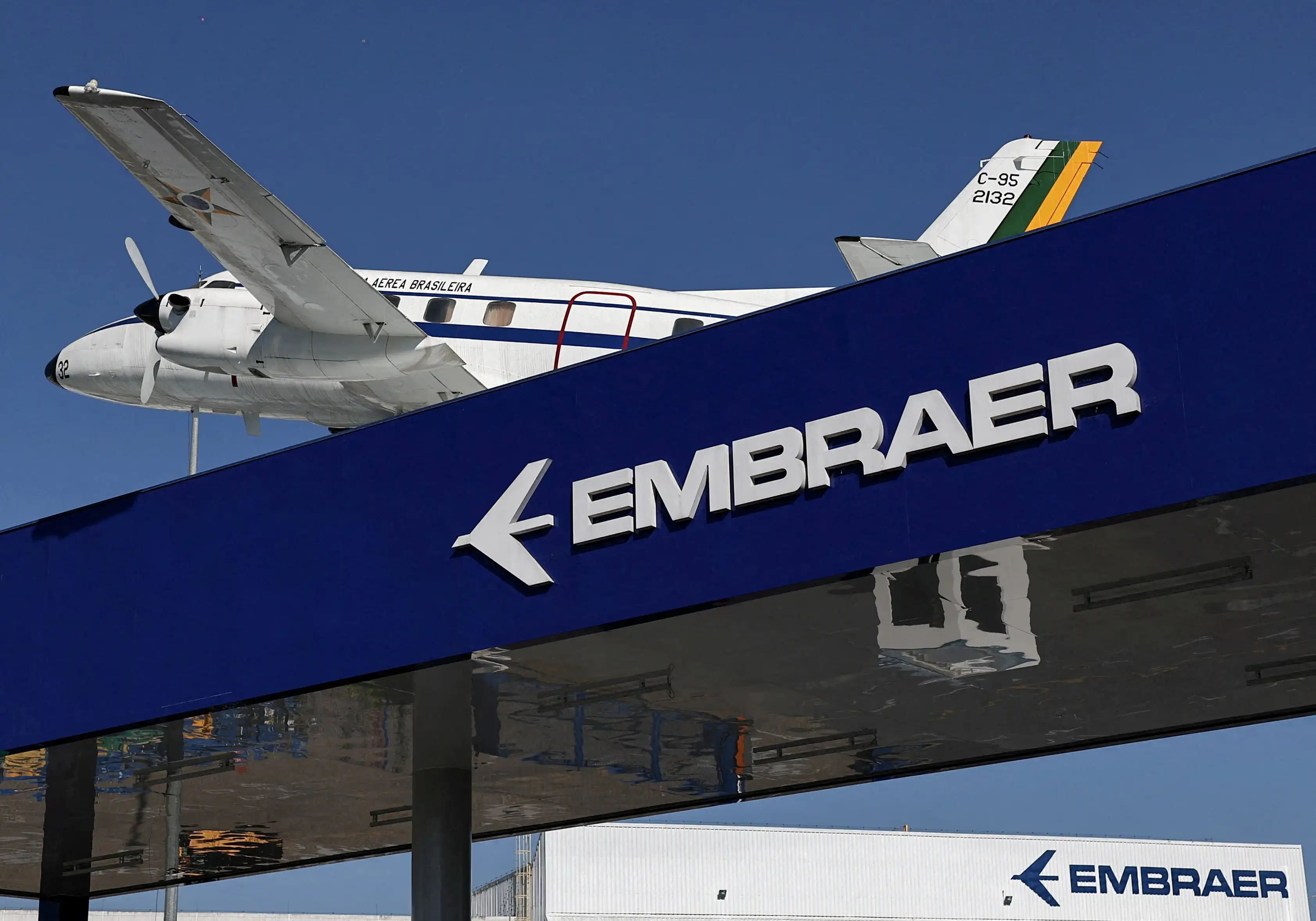 Após um problema durante os testes, os EUA decidem realizar inspeções nos jatos Embraer Phenom 300
