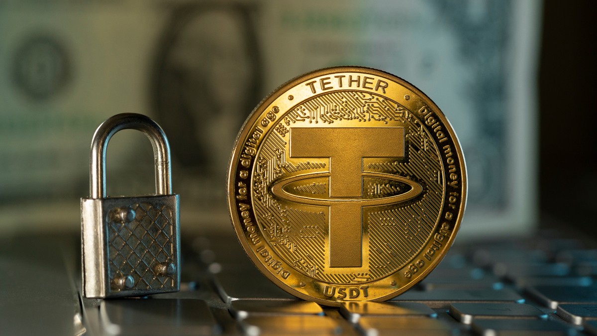 A stablecoin da Tether, destinada aos EUA, apresentou um aumento superior a 500% em um mês; no entanto, ainda fica atrás de seus principais concorrentes