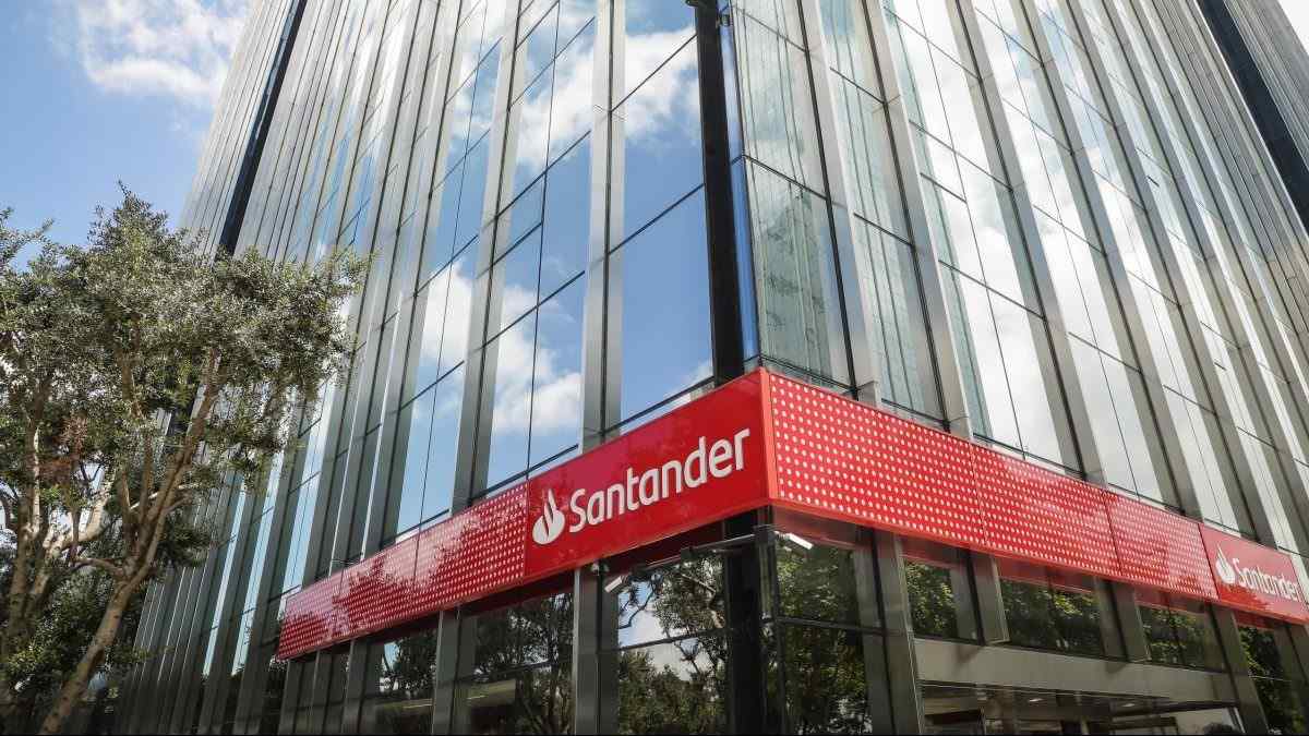 O Santander (SANB11) integrou o programa de fidelidade Esfera e simplificou sua estrutura