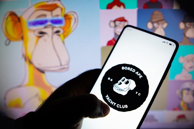 Os NFTs Bored Ape estão retornando finalmente, conforme os comerciantes de criptomoedas redescobrem seu apetite por risco