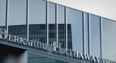 Berkshire aumenta participação na Alphabet no primeiro trimestre e vende ações da Mastercard