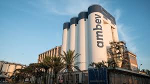 Ambev (ABEV3) cresce mais de 10% após lucro de R$ 3,9 bi e surpreendente no Brasil
