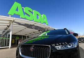A rede britânica Asda estabelece uma parceria com a Ocado para reestruturar suas operações online