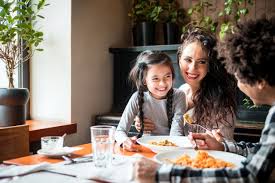 O Dia das Mães eleva a pressão e a demanda de bares e restaurantes. Como aumentar as vendas sem ‘caos’?