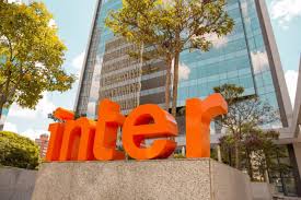 Inter (ITNR) altera sua estratégia, mas a ação continua em queda; a desvalorização das últimas três sessões chega a 20%
