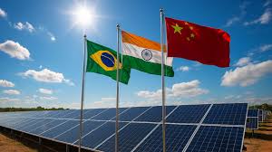 China e Índia lideram o uso de energia limpa no mundo, enquanto a tese do SNEL11 ganha destaque no Brasil