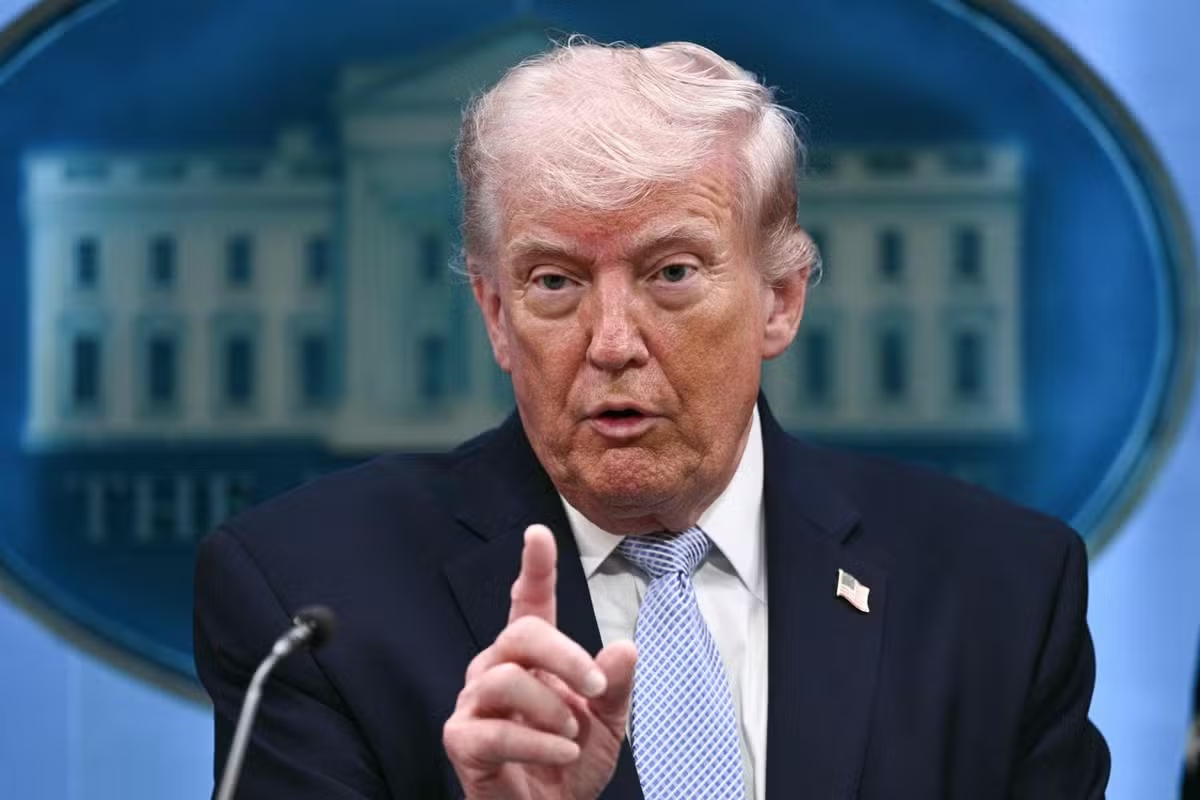 Trump propõe pedágio no Estreito de Ormuz durante negociações com o Irã