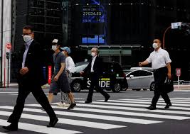 O índice Nikkei do Japão sofre uma queda acentuada, enquanto o iene é negociado a mais de 160 por dólar, em meio a preocupações relacionadas à tecnologia e ao Golfo