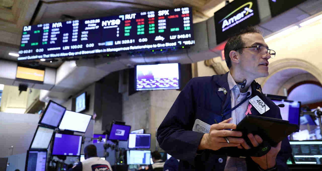 Wall Street encerra o dia sem uma direção clara, aguardando os resultados da Micron