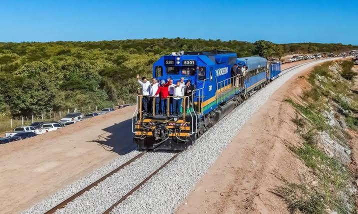 Porto, ferrovia e energia: chegou a hora do Ceará