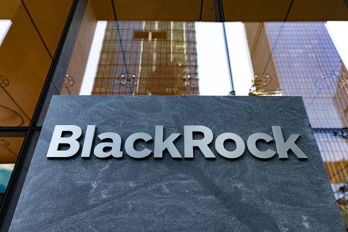BlackRock supera expectativas e finaliza o segundo trimestre com um número recorde de ativos sob gestão