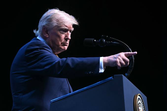 Senadores afirmam que abandonaram a proposta de tornar mais rígida a concessão de Trump referente aos limites de criptomoedas da Clarity Act