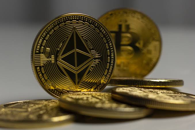 Cripto enfrenta três obstáculos para o próximo ciclo de alta, afirma CEO da STS Digital.