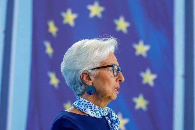 Panetta declara que os bancos centrais europeus podem enfrentar pressão política
