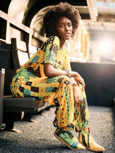 Almacor converte trabalhos de artistas neurodivergentes em moda, renda e inclusão