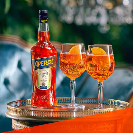 Qual é o preço da bebida que desafia a supremacia do famoso Aperol Spritz?