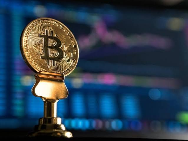 Investidores de Bitcoin destinam US$ 853 milhões a ETFs à vista. IBIT da BlackRock demanda a maior parte
