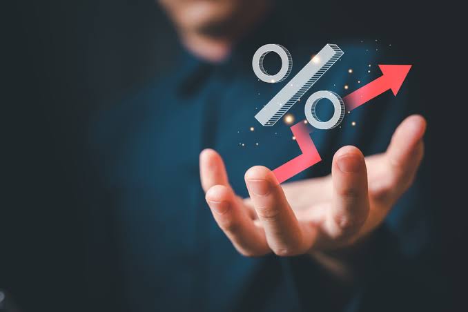 Antes do IPCA e da ata do Copom, os juros futuros aumentam acompanhando os Treasuries